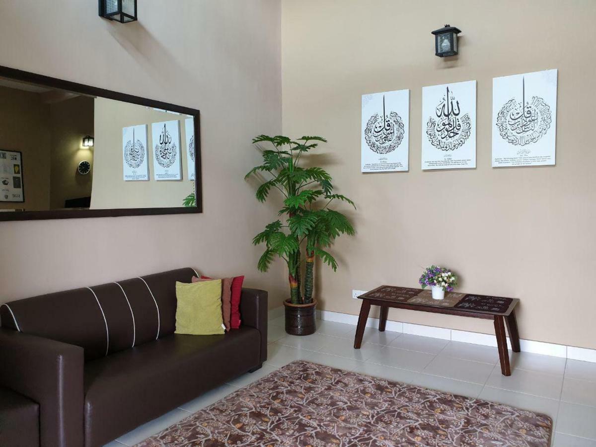 Lindanazri Homestay Mitc Melaka Exterior foto